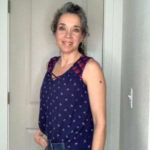 Old Navy lightweight tank with detail - great boho look for summer ☀️